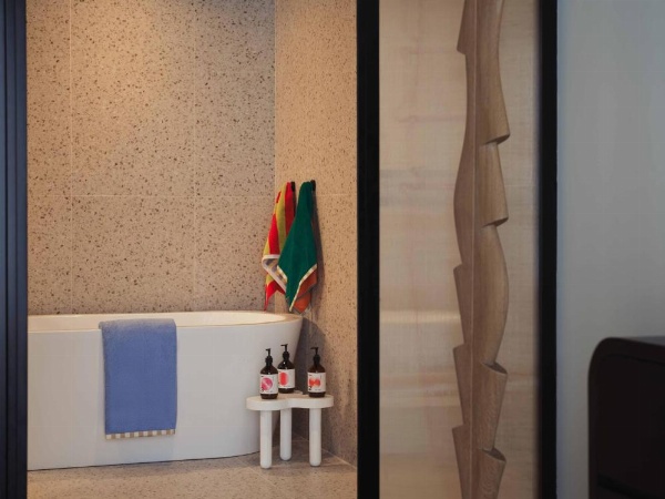 Penny Williamsburg image 66